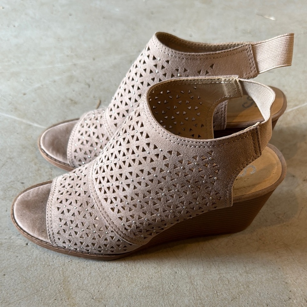 SO Tan Wedge Peep-Toe Shoes with Perforated Design